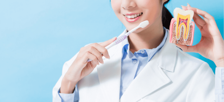 １５：虫歯予防教育の提供：歯科衛生の知識教育と適切なブラッシング技術の指導